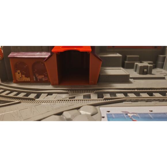 Thomas & Friends Sodor Take Along Playset w Thomas The Train Engine Portable - Picture 14 of 16